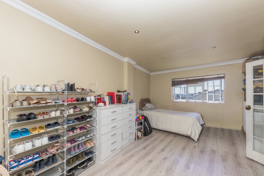 8 Bedroom Property for Sale in Walmer Estate Western Cape